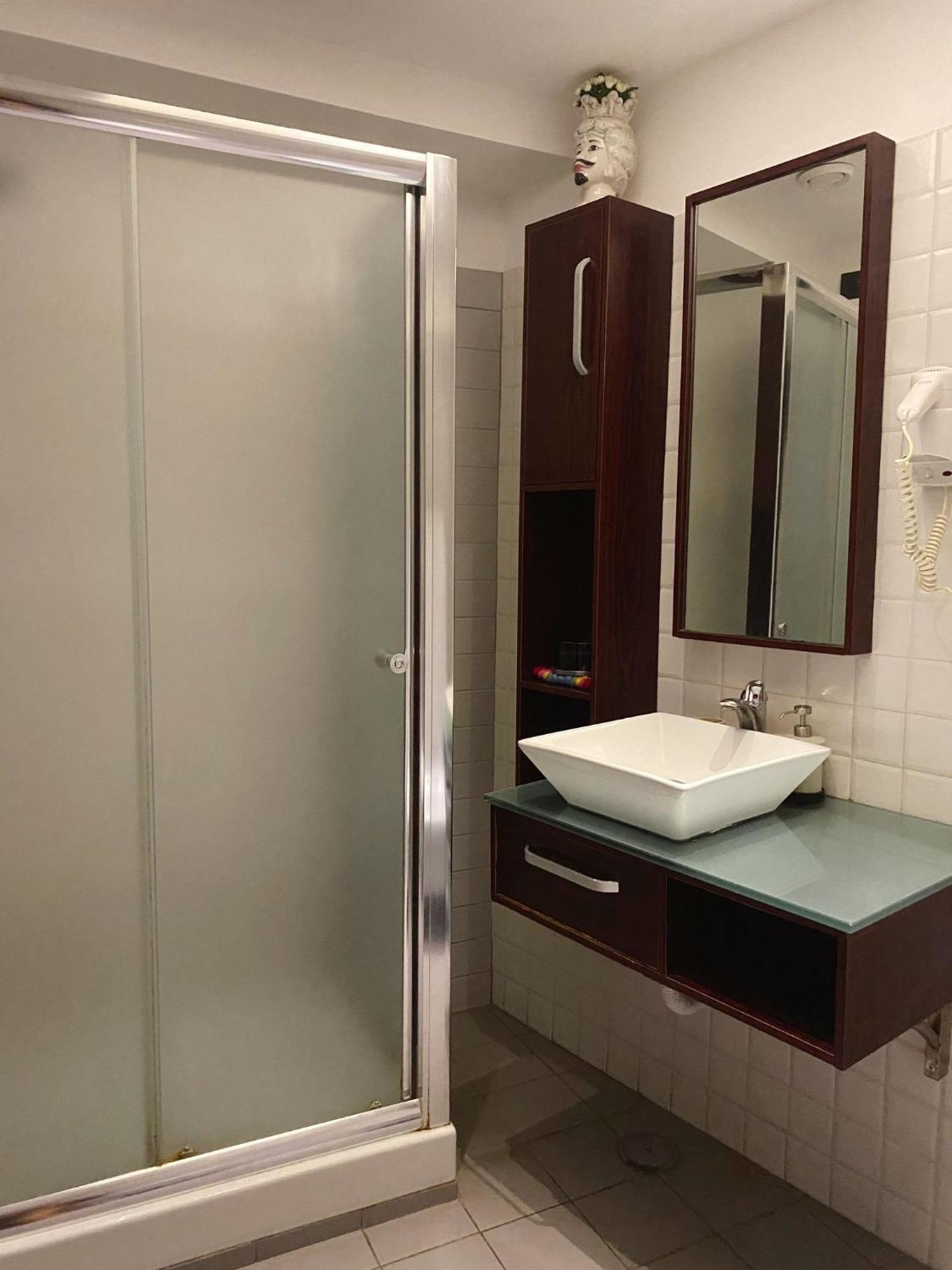 Dolce Vita Rooms Наполи Екстериор снимка