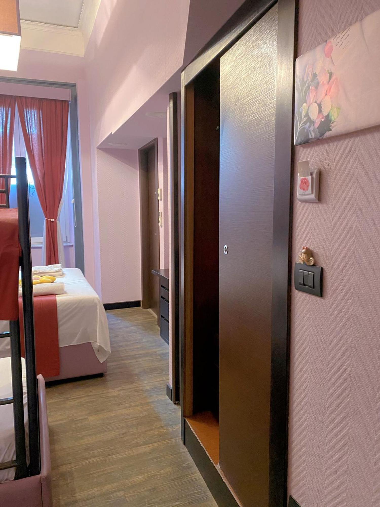 Dolce Vita Rooms Наполи Екстериор снимка