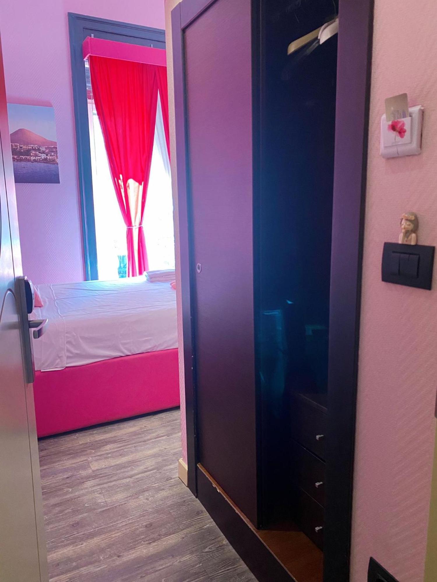 Dolce Vita Rooms Наполи Екстериор снимка