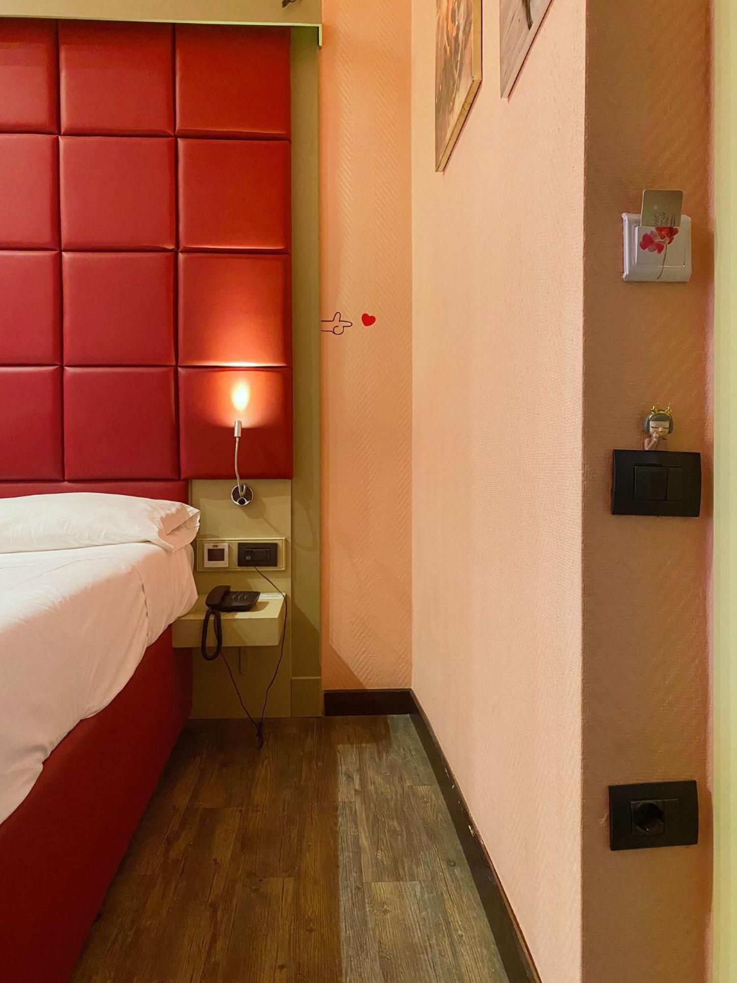 Dolce Vita Rooms Наполи Екстериор снимка